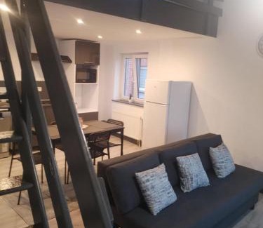 Gosselies Apartment | Duplexe cosy Gosselies aéroport Charleroi