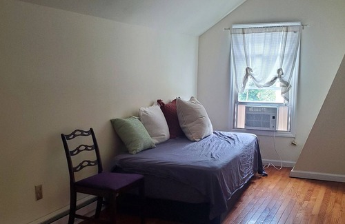 Town of Wappinger Apartment | Dutchess County 3 Bedroom, Family and dog friendly 8 mins Beacon and Metro North