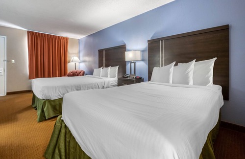 Lancaster Hotel | Dutchland Motel