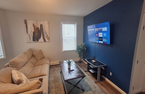 Mount Pleasant Apartment | Dyad-Suite at Mt. Pleasant 2BR/1BA with Washer and Dryer Free parking WIFI