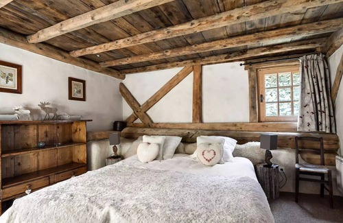 Le Raffort Ski Chalet | Dzintila Residence - Chalets for 12 People