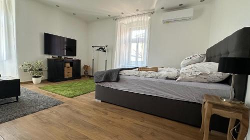 Cegled Apartment | Eötvös Apartman