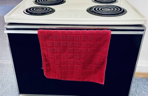 Devils Lake House | E Devils Lake on US 2 - Townhouse 1/4 mile boat ramp & bar/grill that sleeps 6!