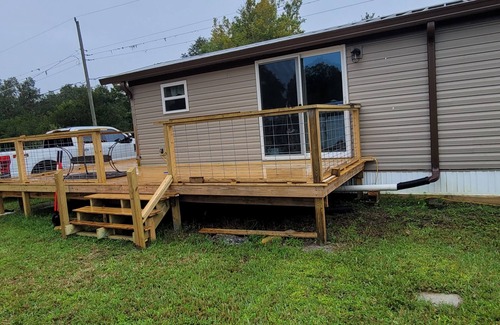 Crescent City House | Eagle Point-Cozy Lake living House and Cottage. Family, pets and your boat.