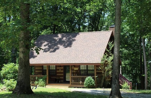 Kingston Springs Cabin | *Eagle's Rest On The Creek*25 mins to Nashville*
