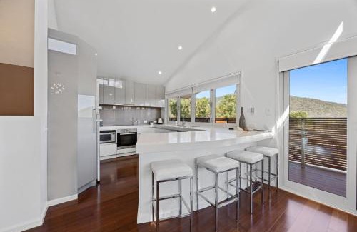 Merrijig House | Eagles Nest - Merrijig - Sleeps 10