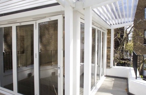 Chelsea Villa | Earls Court three bedroom home in Central London to Let