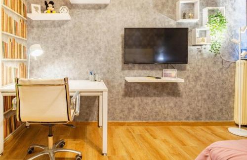 Ampelokipoi Apartment | Easily accessible secure Ground floor with breakfast items