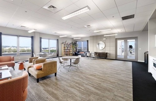 Jeffries Point Condo | East Boston's Gem: Bright, Spacious 3BR Loft - Huge Windows & Pet-Friendly!