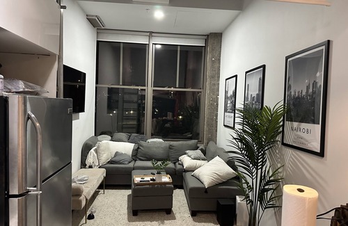 Jeffries Point Condo | East Boston's Gem: Bright, Spacious 3BR Loft - Huge Windows & Pet-Friendly!