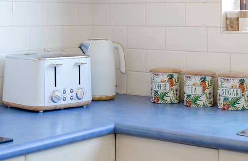 Wollongong CBD Apartment | Eastons Escape Light filled and Centrally Located