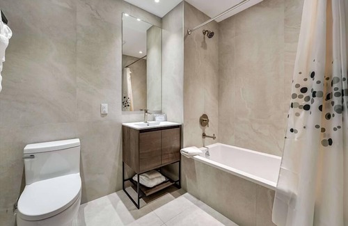 Port Morris Hotel | Easy access to I-87 Studio 2K BR | Linens/Towels