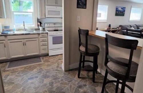 Cody House | Easy Living ~ Easy Playing, just a 5 minute walk from down town Cody.