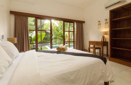 Batu Bolong Hotel | Echo Beach Villa & Apartment