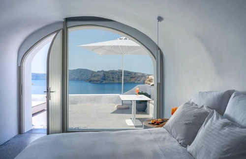 Oia Hotel | Echoes Luxury Suites