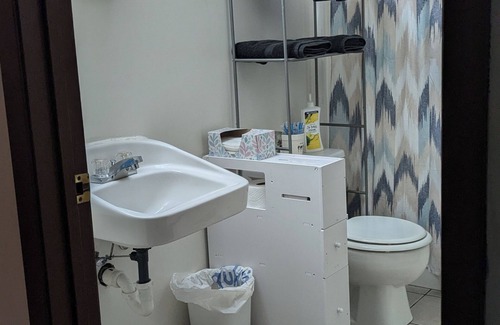 Hutchinson Apartment | Eclectic 2-bedroom apartment in terrific Hutchinson with AC