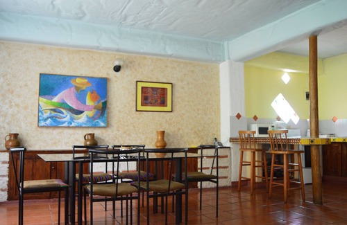 Zona 10 Apartment | Eco Suites Uxlabil Guatemala City