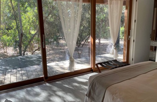 Penina Villa | Eco-villa inside a signature golf course. Enjoy outdoor showers and jacuzzi.