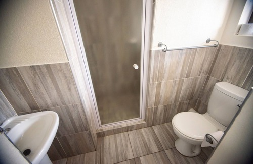 Kempton Park House | Ecomotel Kempton Park