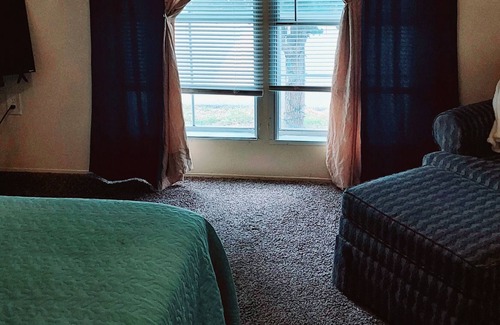 Lumberton House | Economical Quite single room