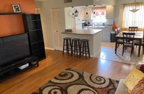 North Central Hollywood House | Econoroom Hollywood