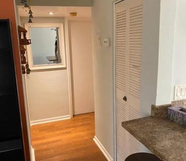 North Central Hollywood House | Econoroom Hollywood