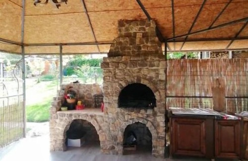 Roussillon-en-Morvan House | Edelweiss family home with swimming pool/sauna.