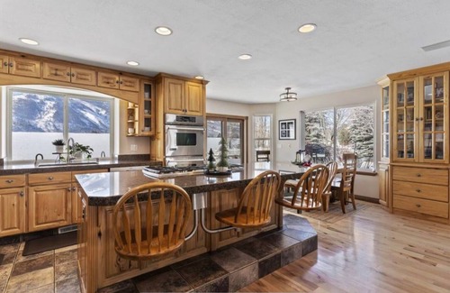 Liberty House | Eden View Home - Perfect for Families w/Spa & Trampoline