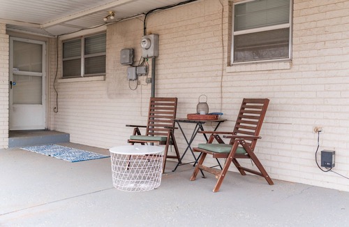 Edmond House | Edmond 4 bedroom, 2.5 bathroom open and peaceful ranch house.