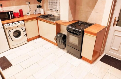 Dudley House | EEE Homes Dudley, A Retro Expression.