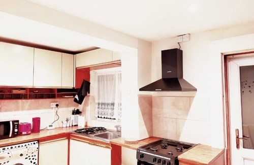 Dudley House | EEE Homes Dudley, A Retro Expression.