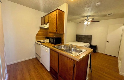 Copperas Cove Apartment | Efficiency studio with AC in Copperas Cove