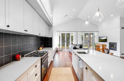 East Toowoomba House | Effortless Elegance & Charm!