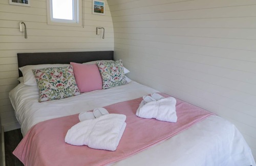 Llanfyllin Cottage | EFYRNWY, romantic, character holiday cottage in Llanfyllin