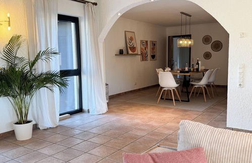 Konzen Apartment | Eifelstube | 130qm large Apartment in Monschau with fireplace and table football