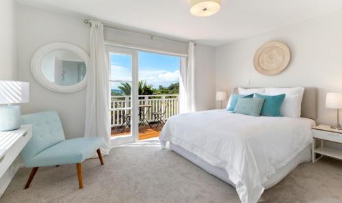 Oneroa House | Eight on Church - near Mudbrick & Cable Bay
