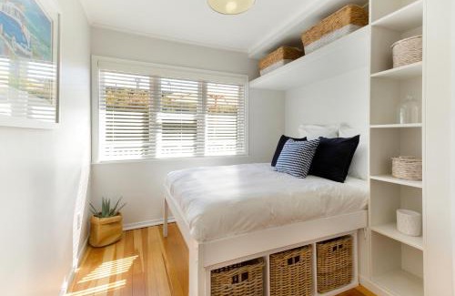 Oneroa House | Eight on Church - near Mudbrick & Cable Bay