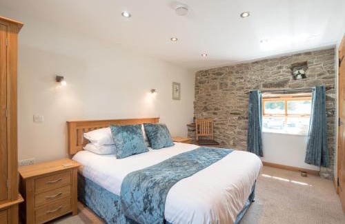 Llanrhystyd House | Eirlys Aberystwyth