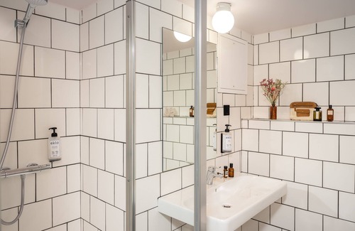 Parilly Hotel | EKLO Lyon