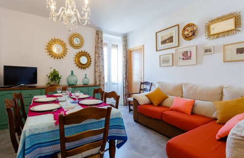 Old Town Apartment | El Balcon de MORET by Cadiz4Rentals
