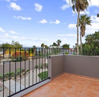 El Centenario House | El Centenario Fully-equipped Home Steps to Beach