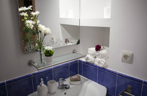 Old Town Apartment | El Faro Apartments in Plaça de la Font Tarragona, Old Town, Sunny
