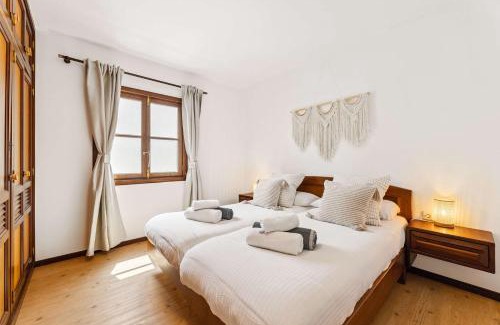 Playa Honda Apartment | El Nido Seafront Hideaway by Bayside