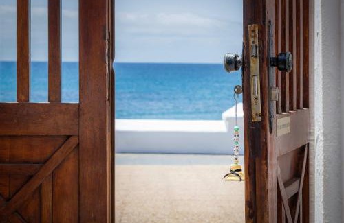 Playa Honda Apartment | El Nido Seafront Hideaway by Bayside