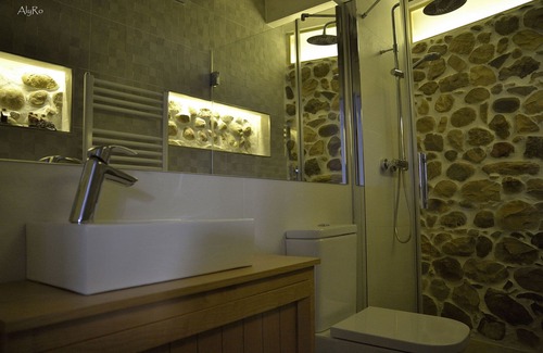 Cerezales del Condado Cottage | El Vallín de Lan, near León, mount, river, culture, tradition and rest.