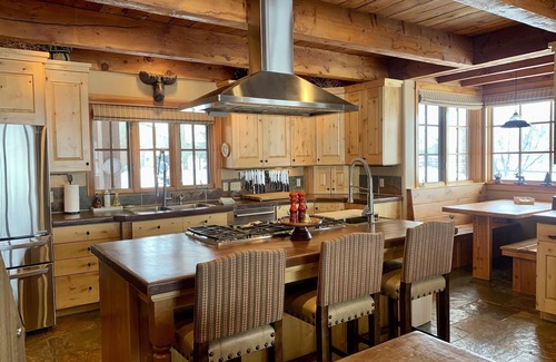 North Snyderville Basin House | Elbow Room Ranch - Queen Suite