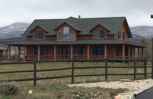 North Snyderville Basin House | Elbow Room Ranch - Queen Suite