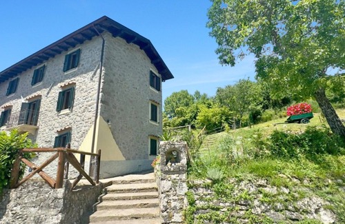 Castiglione di Garfagnana Villa | Elcriso, Spacious villa, private pool, amazing views, WIFI, walk to restaurant!