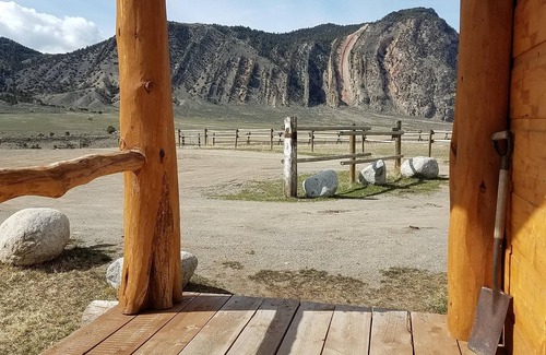 Gardiner Cabin | Electric Peak Cabin in Yellowstone Park