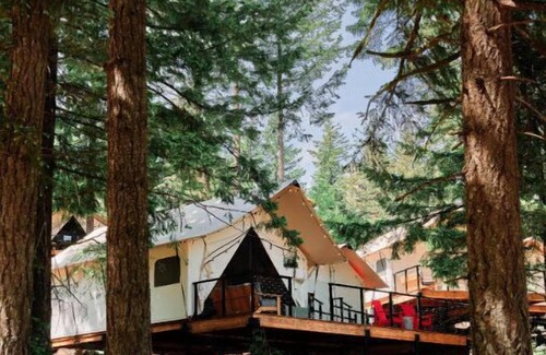 Stevenson House | Elegance in the Wild | Glamping in Washington